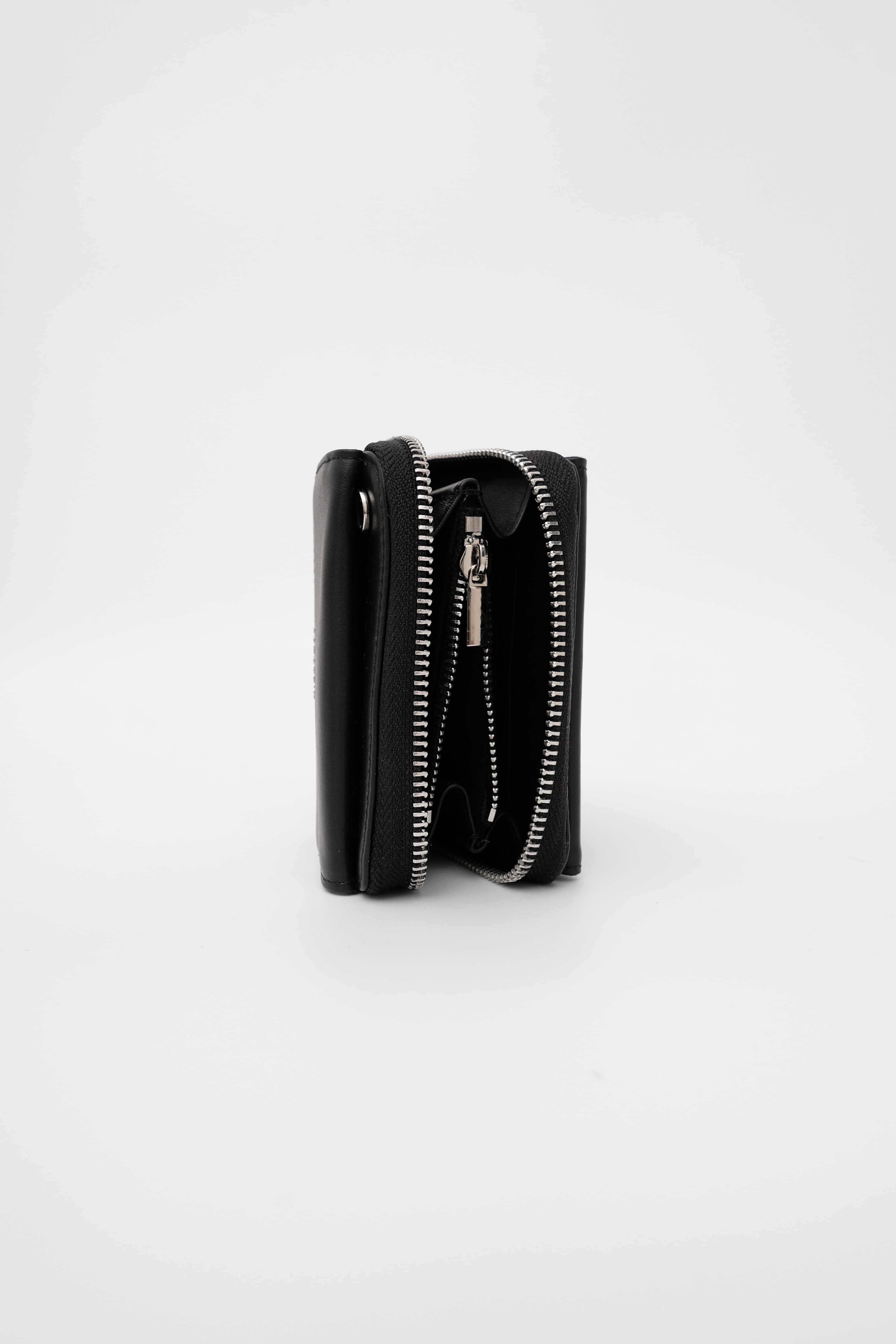 BERRIE-BLACK
