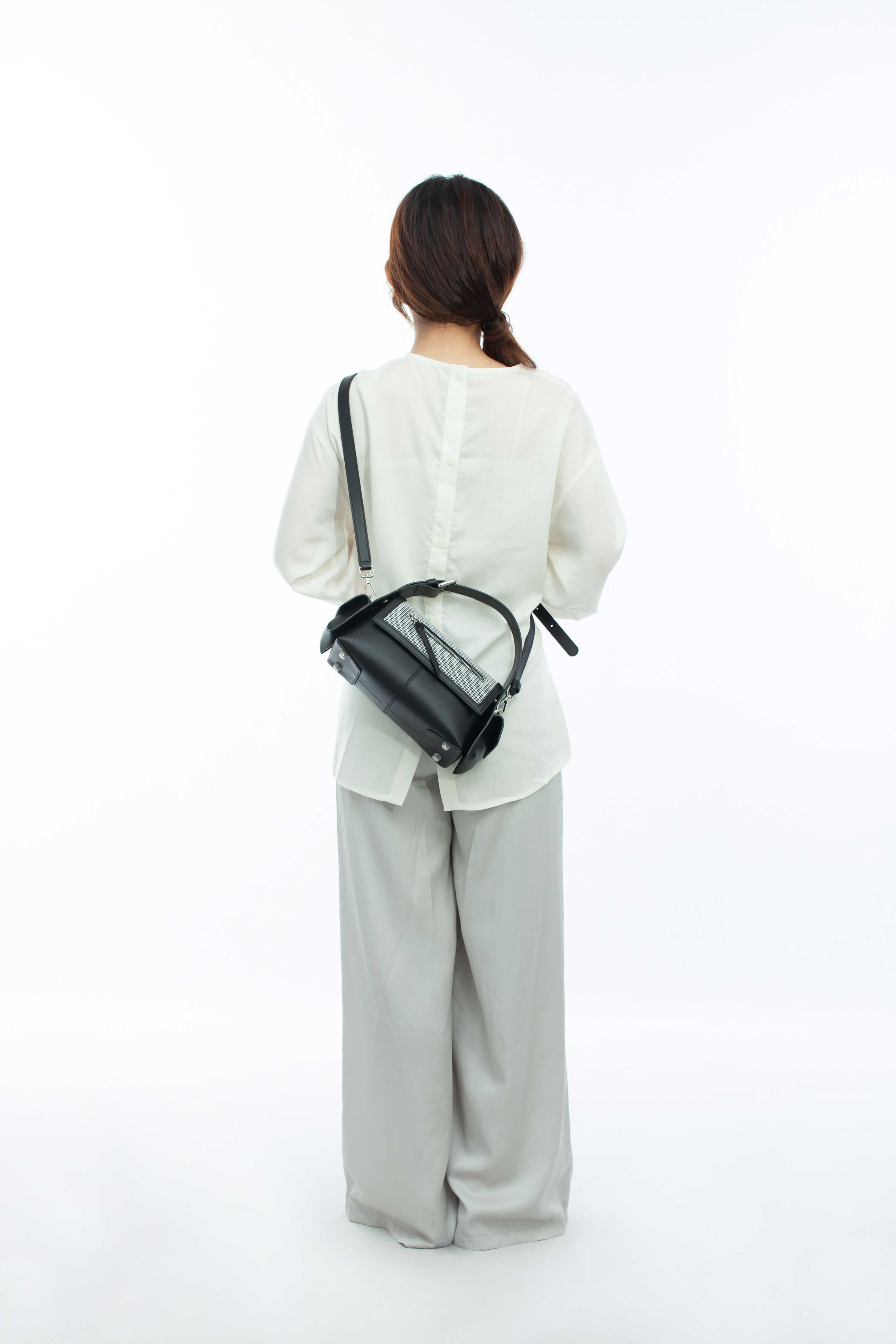 JUVIE-BLACK 1.0