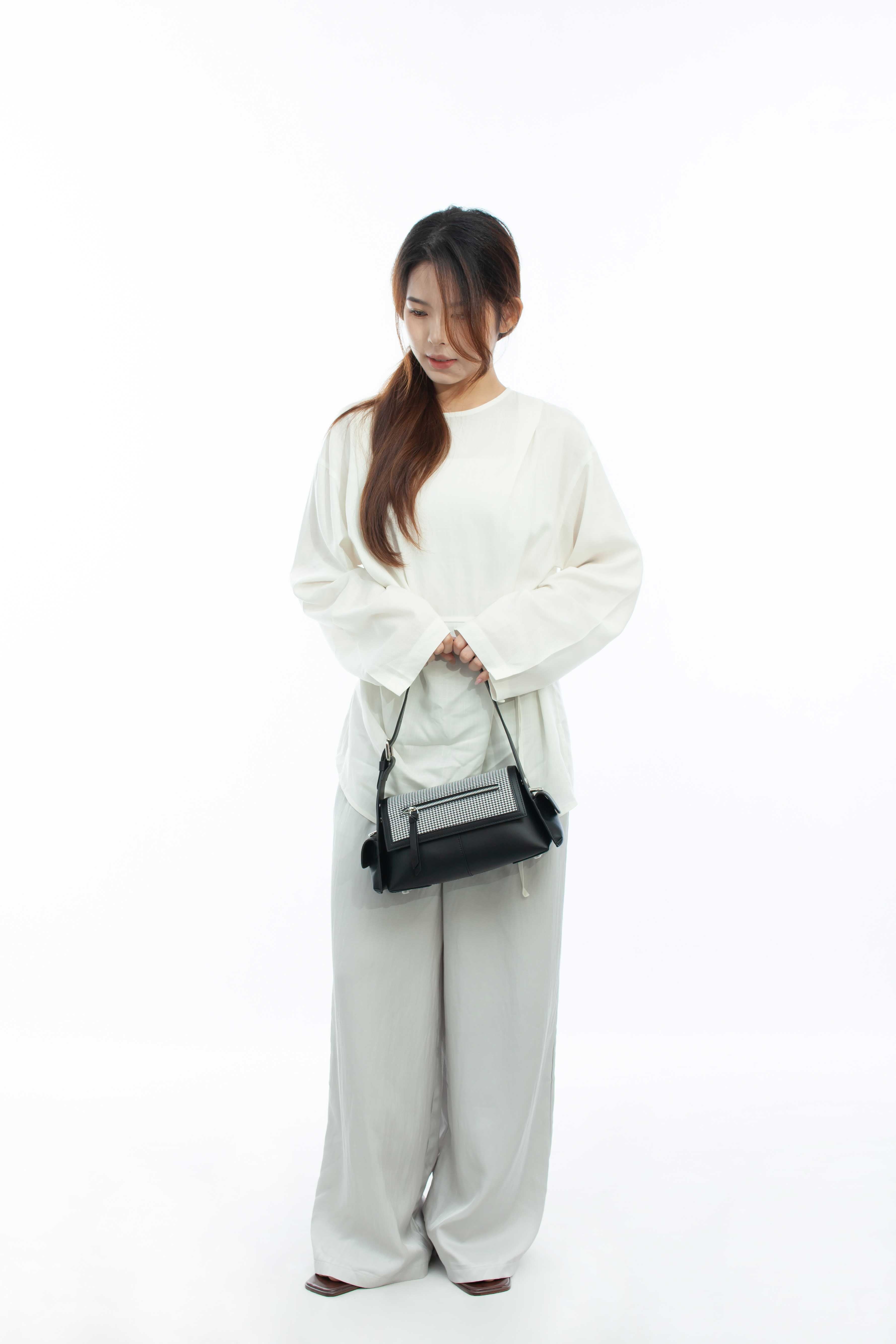 JUVIE-BLACK 1.0