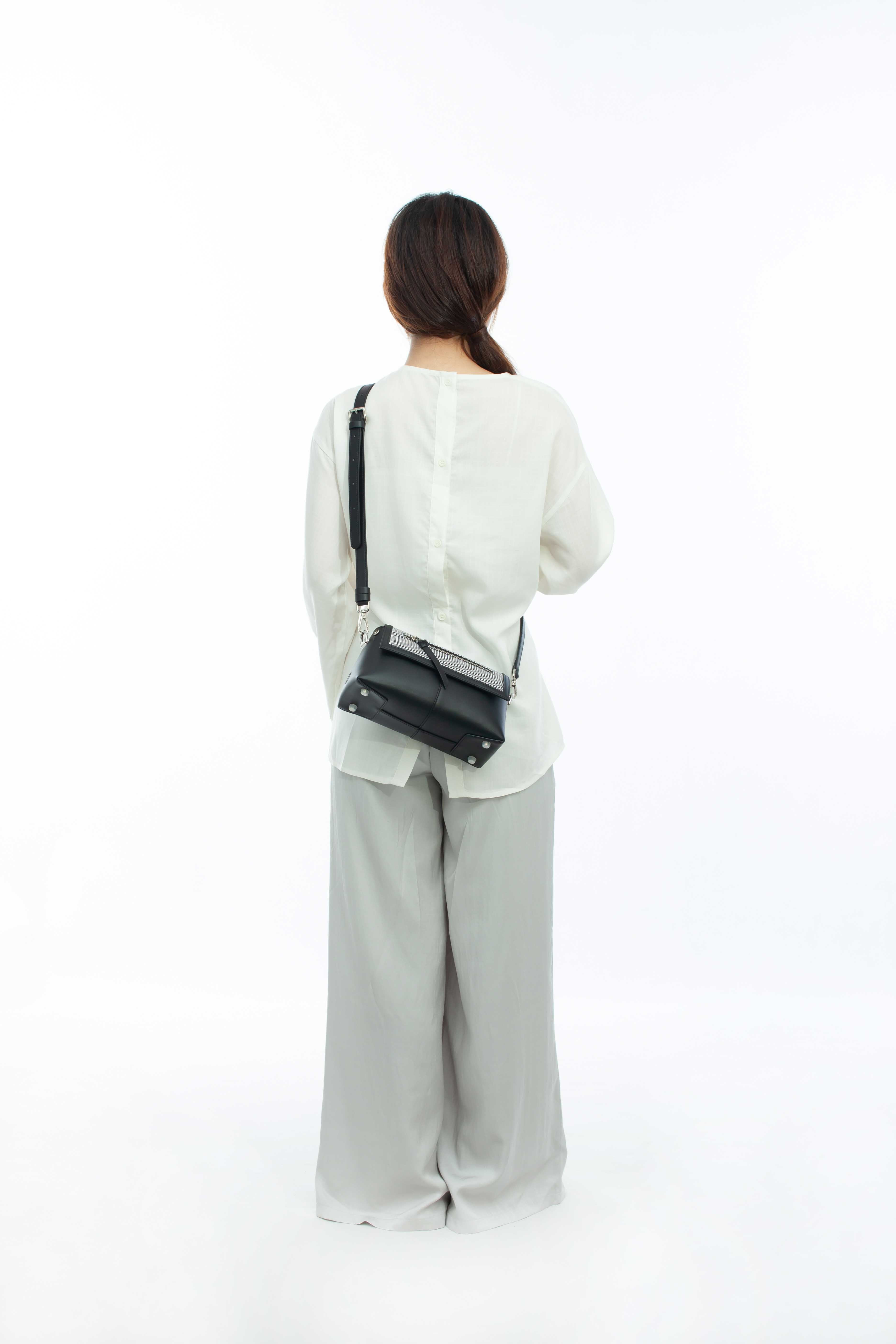 JUVIE-BLACK 1.0