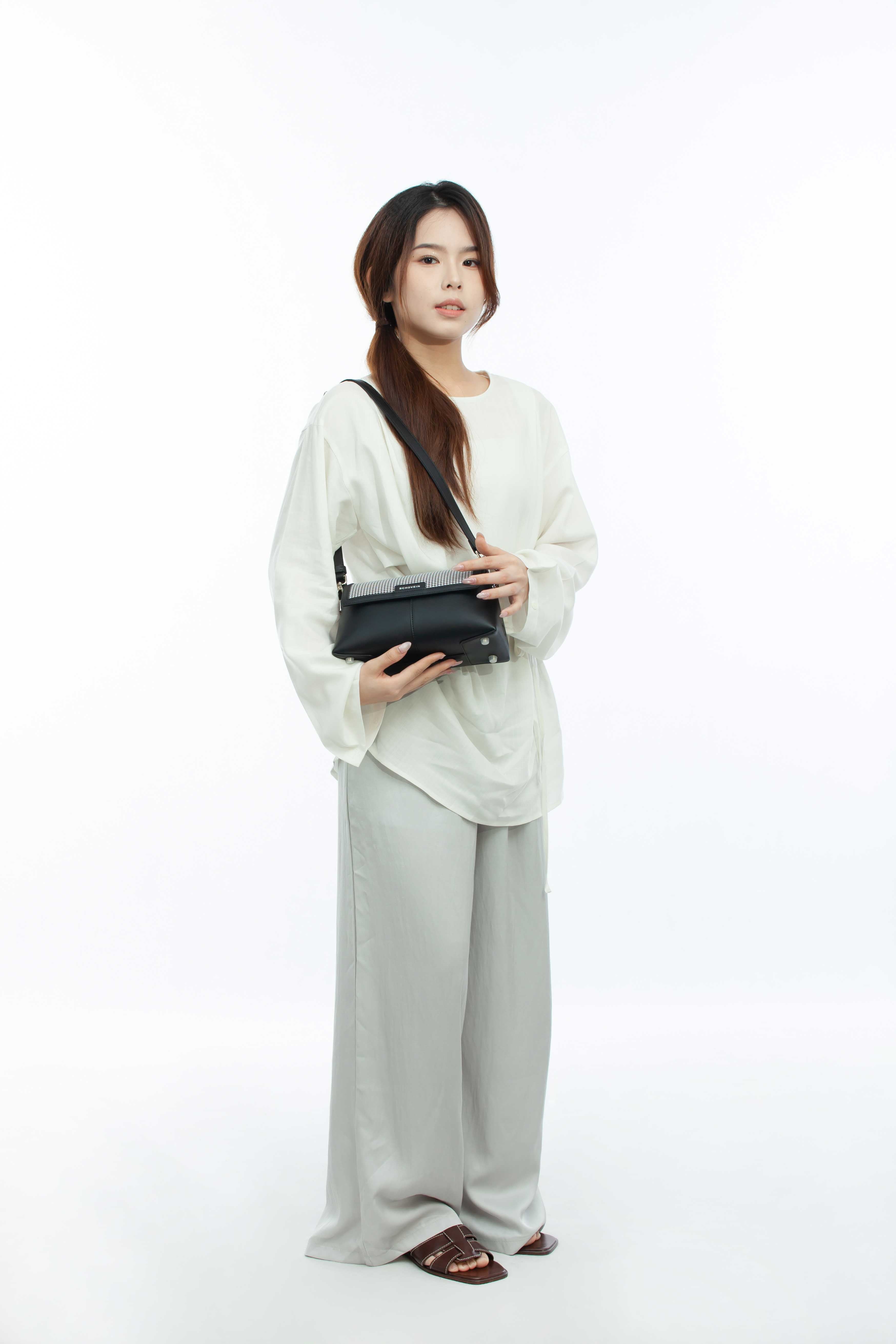 JUVIE-BLACK 1.0