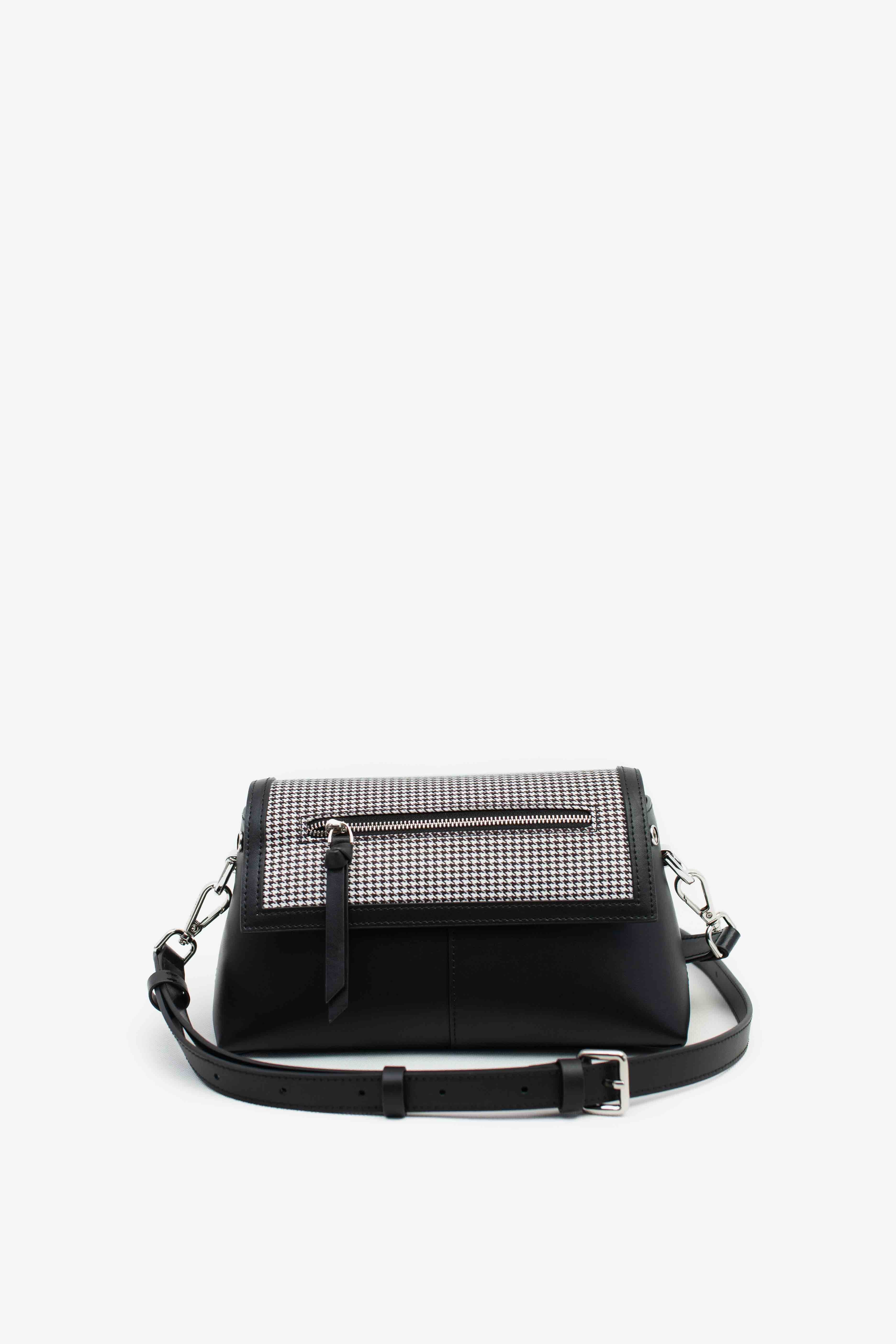 JUVIE-BLACK 1.0