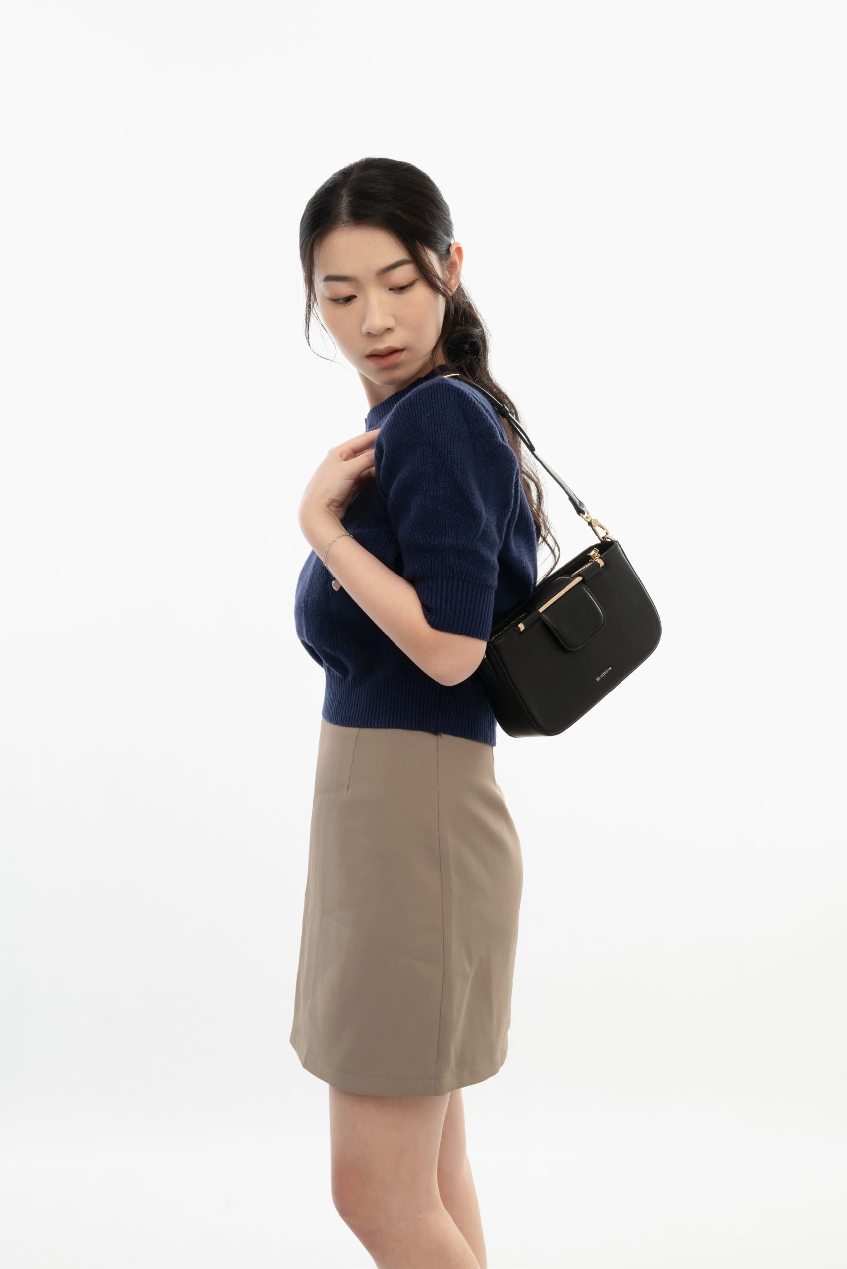 VARRIE-BLACK