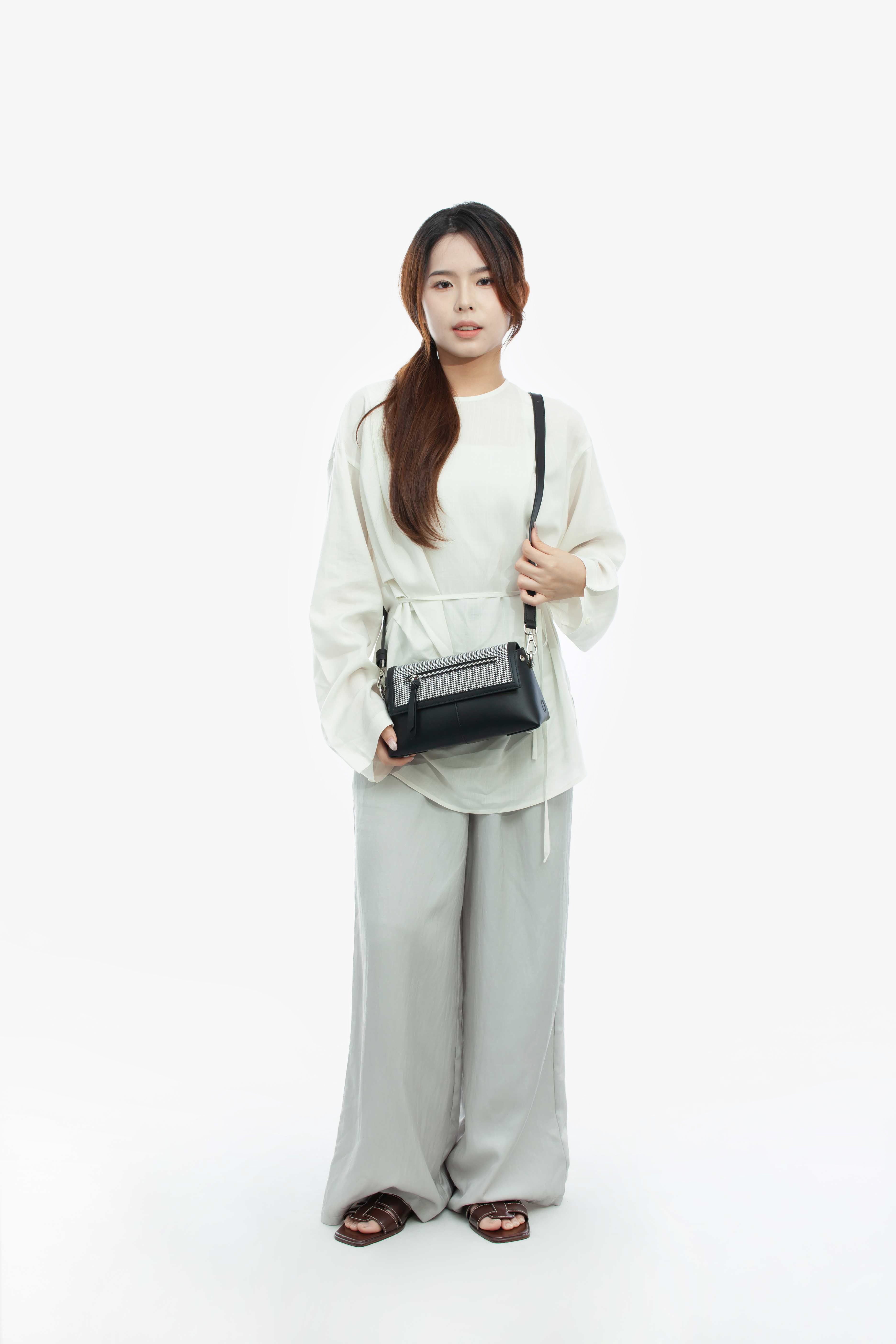 JUVIE-BLACK 1.0