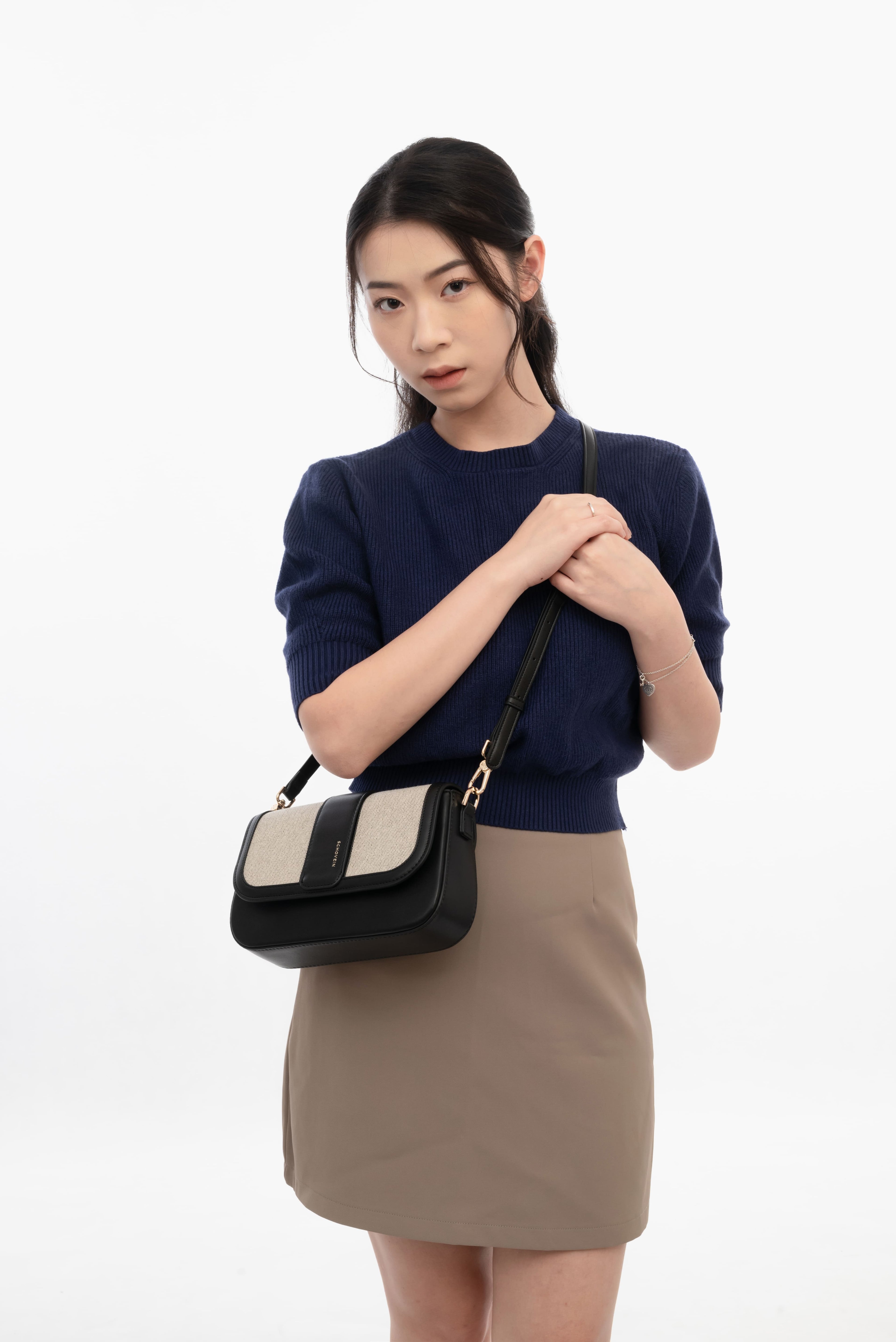 VARRIE-BLACK